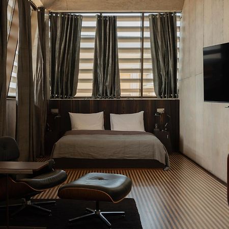 فندق مونوبول فروتسواف المظهر الخارجي الصورة A room at the hotel