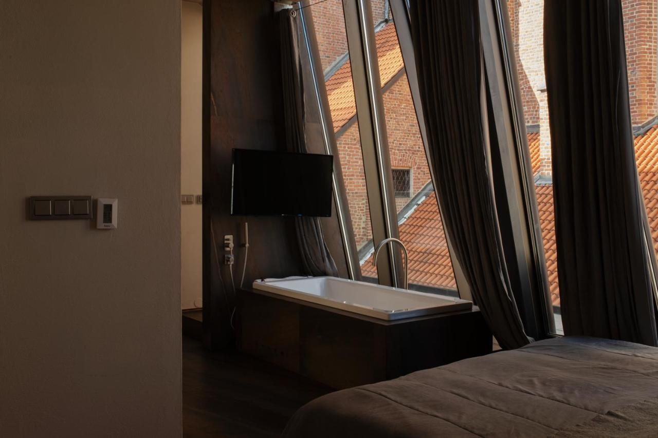 فندق مونوبول فروتسواف المظهر الخارجي الصورة A bathtub in a hotel room