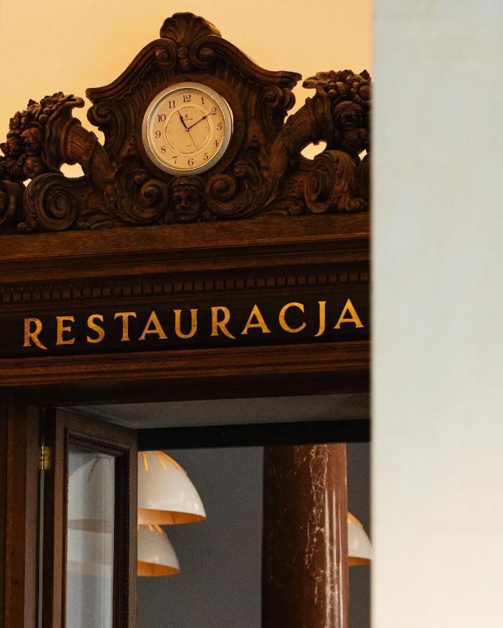 فندق مونوبول فروتسواف المظهر الخارجي الصورة Restauracja sign