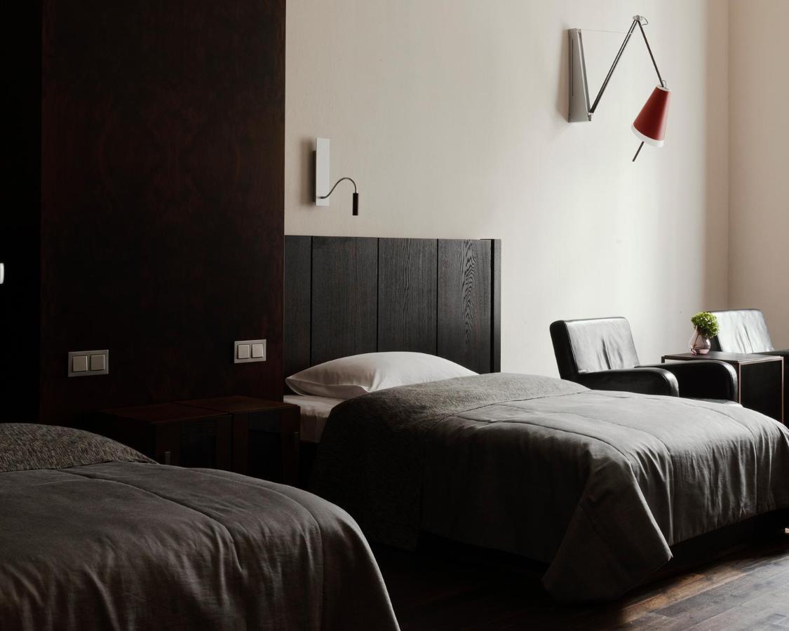 فندق مونوبول فروتسواف المظهر الخارجي الصورة A room at the hotel