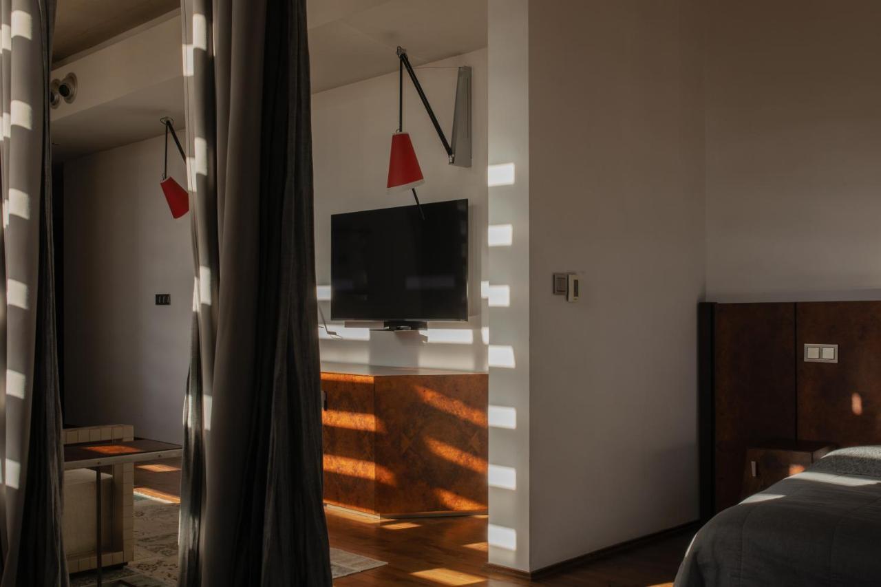فندق مونوبول فروتسواف المظهر الخارجي الصورة A room at the hotel