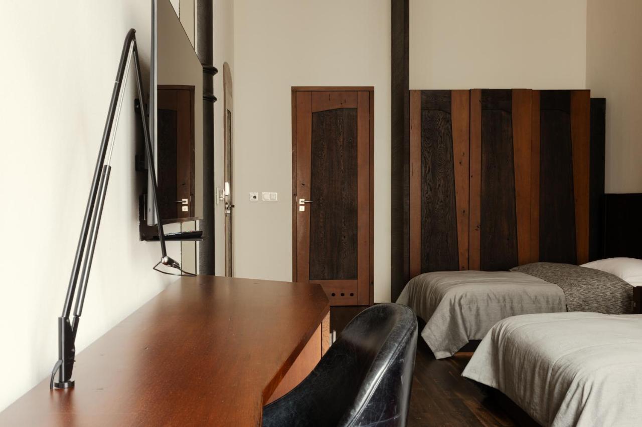 فندق مونوبول فروتسواف المظهر الخارجي الصورة A room at the hotel