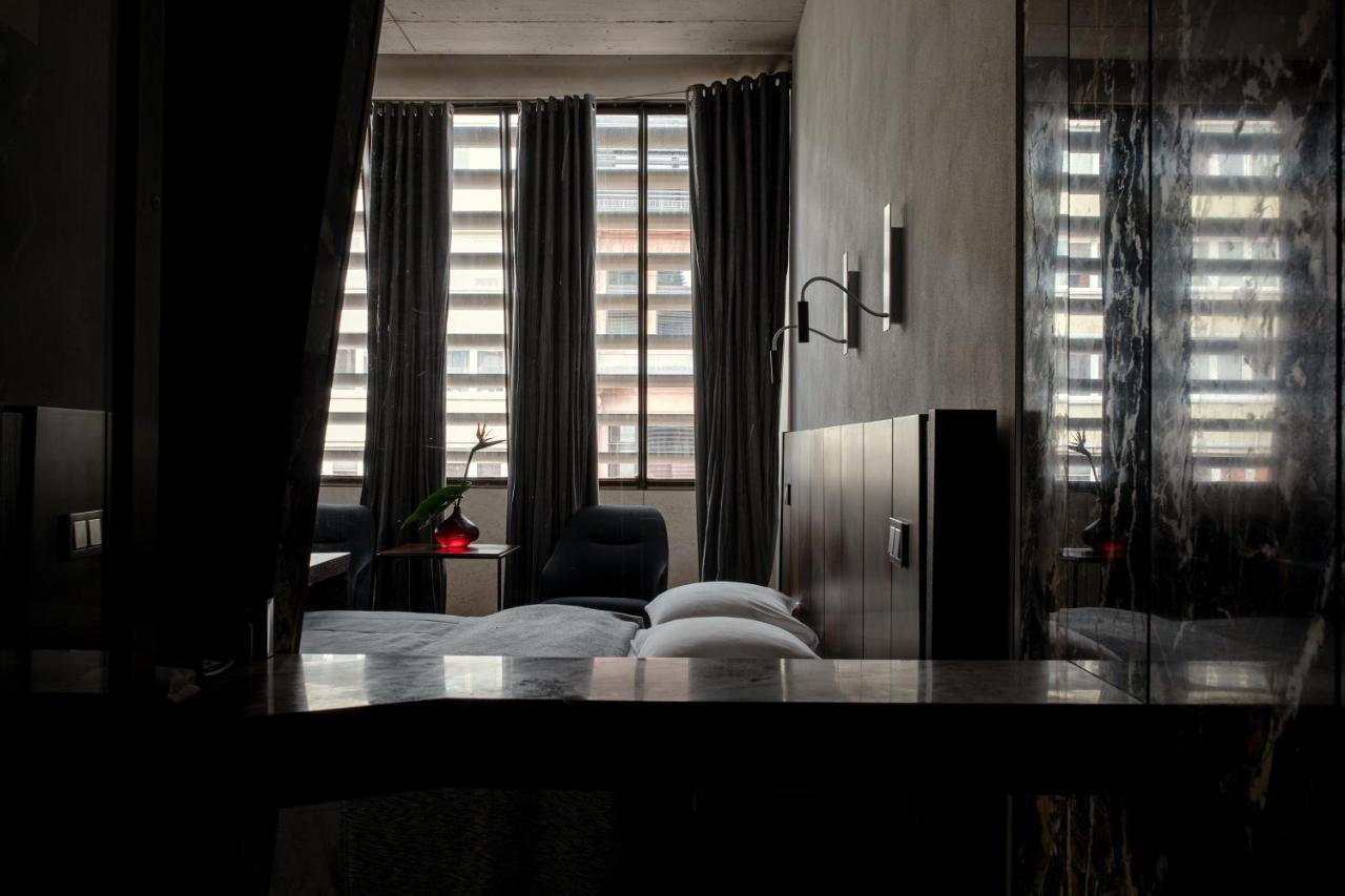 فندق مونوبول فروتسواف المظهر الخارجي الصورة A room at the hotel
