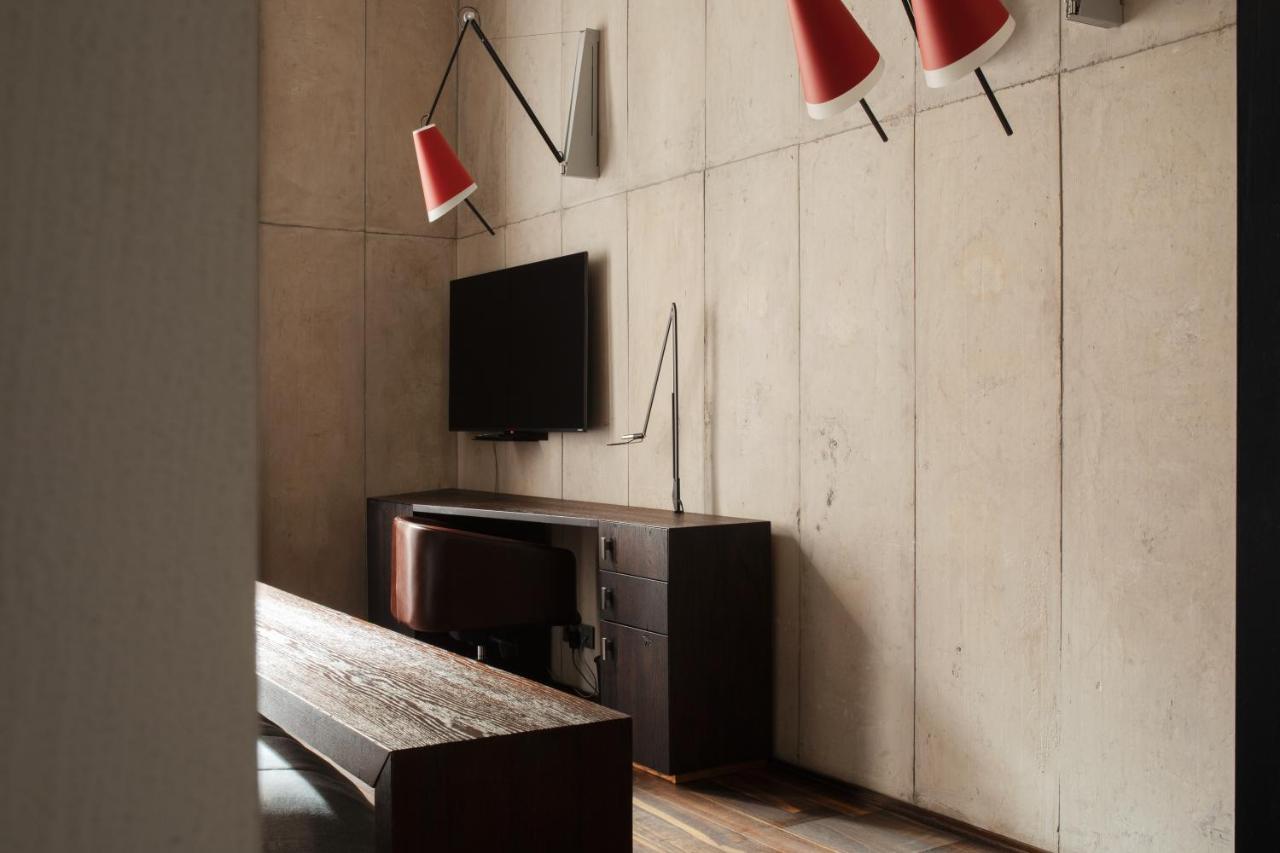 فندق مونوبول فروتسواف المظهر الخارجي الصورة A wall mounted television