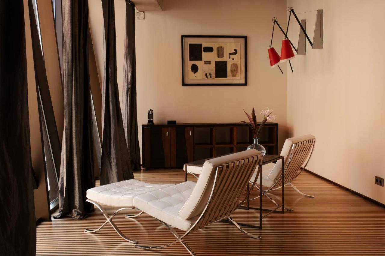 فندق مونوبول فروتسواف المظهر الخارجي الصورة A room with a high ceiling